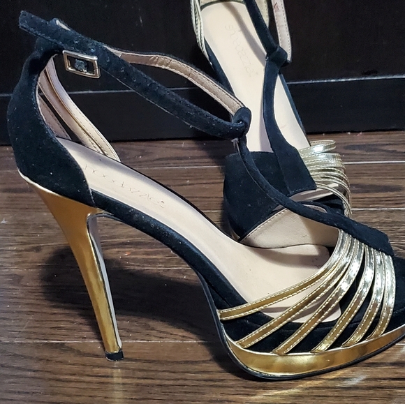 Heels - Picture 2 of 6